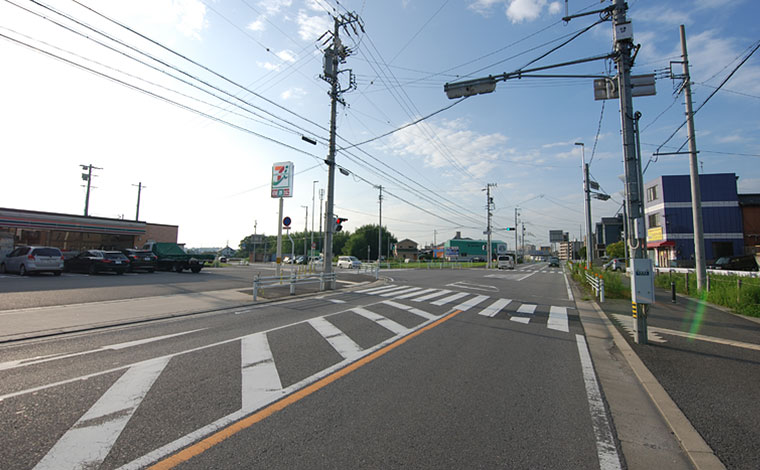 長草町下田ノ末交差点